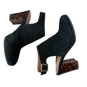 Vionic Lacey Tortoise Bootie 9.5 Black suede with tortoise heel.  Worn twice.